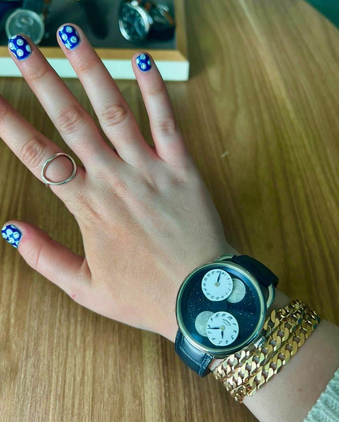 teamtravelersさんのインスタグラム写真 - (teamtravelersInstagram)「some of my favourite wrists from the past year ⏰ 💕 haute horology 😍  (painfully aware I’m wearing the @bulgari the wrong well lel #amateur)」10月12日 3時16分 - thenexthour