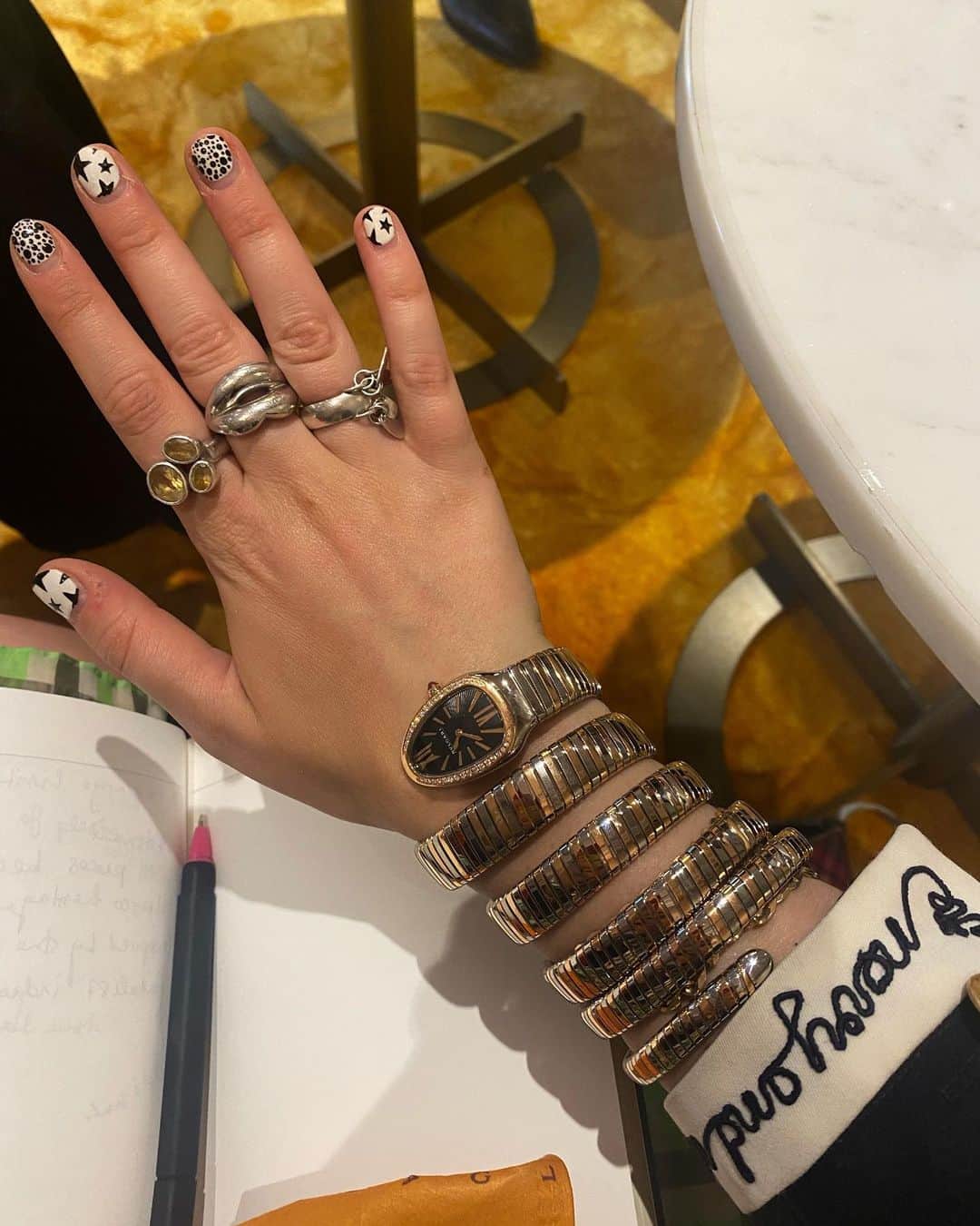 teamtravelersさんのインスタグラム写真 - (teamtravelersInstagram)「some of my favourite wrists from the past year ⏰ 💕 haute horology 😍  (painfully aware I’m wearing the @bulgari the wrong well lel #amateur)」10月12日 3時16分 - thenexthour