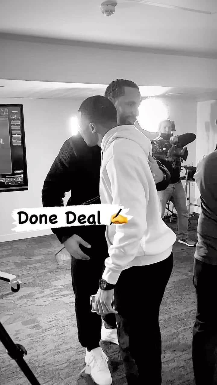 リオ・ファーディナンドのインスタグラム：「Talks complete… done deal ✍️🇫🇷 #AgentFerdy  See you in Manchester soon bro! #mbappe   Time to get back to the @btsport studio for UCL post match!」