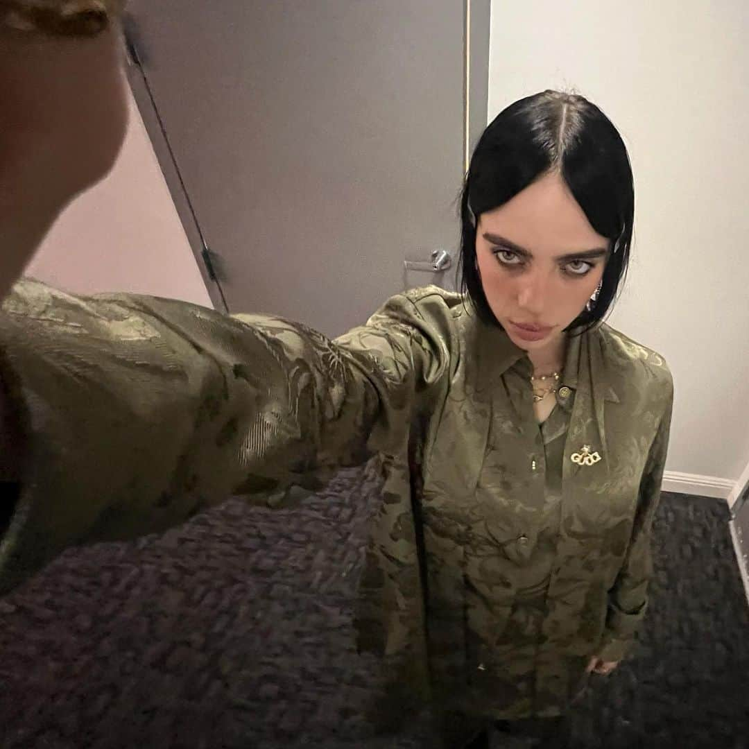 ビリー・アイリッシュさんのインスタグラム写真 - (ビリー・アイリッシュInstagram)「;)」10月12日 7時29分 - billieeilish