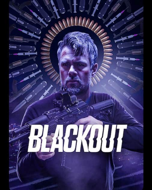 竹内里奈さんのインスタグラム写真 - (竹内里奈Instagram)「吹き替え声優🪄 Netflixの作品 「BLACK OUT:記憶の彼方に」に、 女性捜査官役と オペレーター役などで、 日本語吹き替えに声優として 出演させてもらっています😆✨ ・ 声だけですし、チラッとなので、 どれが私かきっと分かりづらいと思うのですが🐥 ・ 春から声の演技の勉強をはじめて、 ちょこちょこラジオCMなどセリフのお仕事も させてもらいました☺️ 洋画の吹き替えはこの作品が初めてです✨ ・ 将来フルネームの役名をいただけるように もっと頑張ります🌸 ・ ・ 日本語の声の出演に、 自分の名前があるのはすごく嬉しい😊♡ ・ 写真はNetflixから使わせて もらいました☺︎☺︎ ・ ・ ・ ・ #声優 #吹き替え #netflix  #竹内里奈」10月12日 17時40分 - rina.takeuch