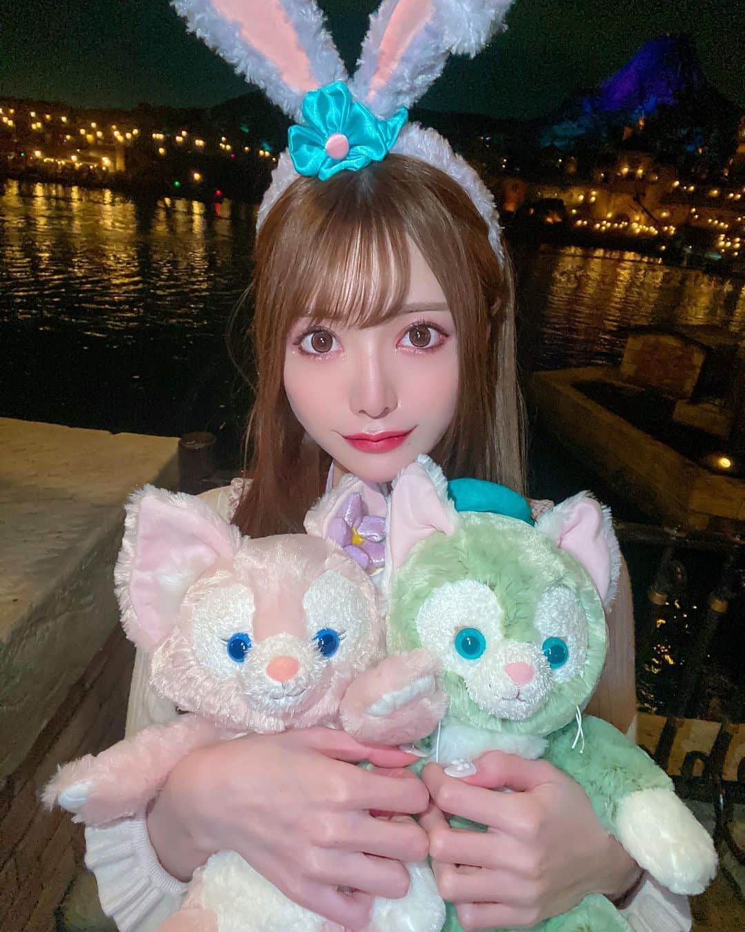 りのにゃんのインスタグラム：「ﾟ+.*ʚ♡ɞ*.+ﾟ ⁡ ⁡  📍TokyoDisneySea ⁡  新しいお友達増えた💗 ⁡ リーナベルちゃんかわいい🦊 ⁡ ⁡  ⁡ ⁡ #Tokyo#歌舞伎町#ミナミ#六本木#池袋#池袋東口 #夜職#キャバクラ#ホスト#BAR#プリンスグループ #池袋redshoes #tokyodisneyland#東京ディズニーシー#ディズニーカチューシャ#リーナベル#ステラルー#ディズニーシー夜景  ⁡ ⁡ ⁡ ⁡」