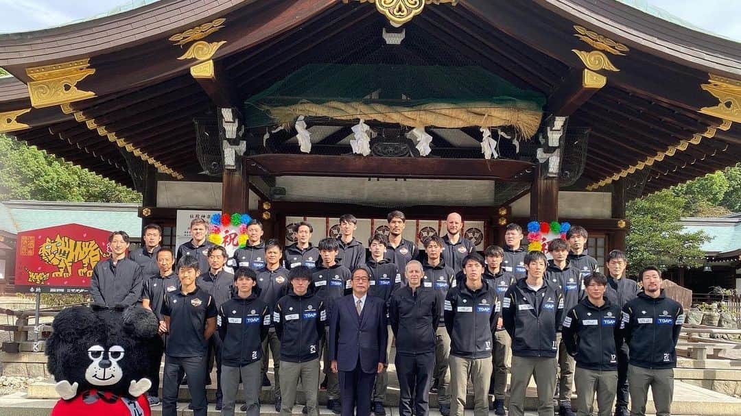 のインスタグラム：「昨日必勝祈願に行ってきました！ 今シーズンも全力で！  #真清田神社」