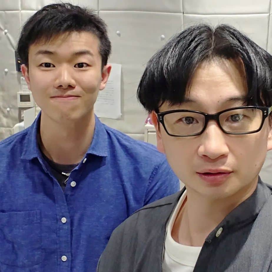 のインスタグラム：「#おびりあスタジオ に到着しました。 このあと18：40からラジオ生放送です！ 本日放送から塚っちゃんと！ #ＦＭ島田 g-sky76.5 「八木良（やぎまこと）の黒縁radio！」 FM島田ＨＰ、アプリで全国で聴けます 【メッセージをお待ちしてます】 ラジオネームを忘れずに八木良宛てにお願いします info@g-sky765.jp #八木良」
