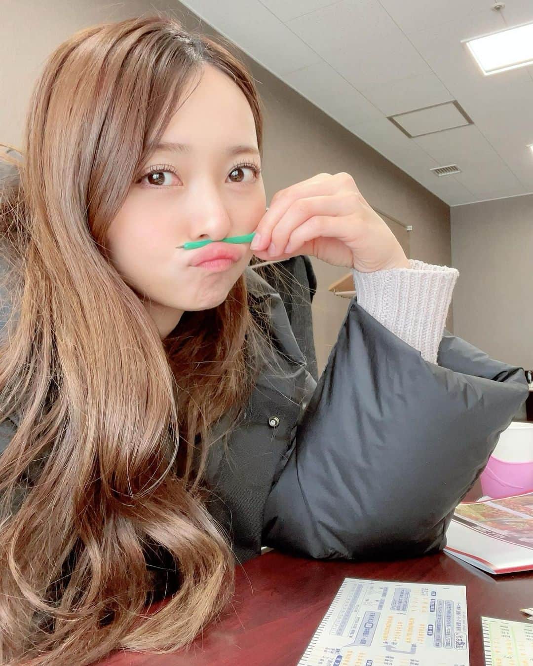 黒澤ゆりかのインスタグラム：「色々やる事してたらあっという間に 10月！！ なかなか写真も撮れてないのでちゃんと撮ろうと思う今日この頃😅  予想して悩む時これしたくなるのなんでだろうね？笑  組み立てる時は当たってる想像しかしてないんだけどなぁ😂笑  寒くなってきたので皆さま体調管理気をつけて下さいね☺️  そしてもしフワリ希望でしたら🙋‍♀️コメントよろしくお願いします💓」