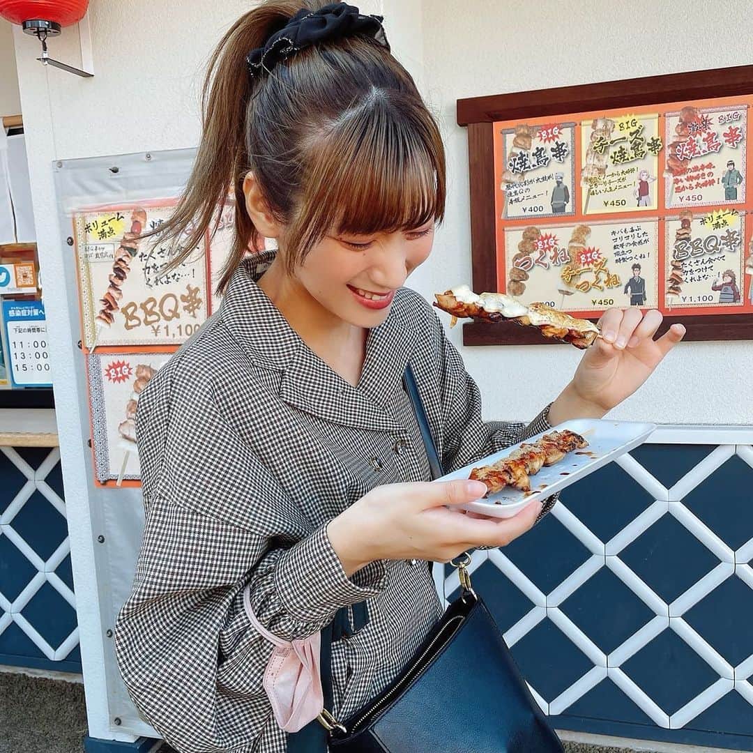 美羽えりのインスタグラム：「美羽といたら笑いが絶えないよ⭐️ たくさん一緒に笑おうね‪·͜· ❤︎ ‬ . #隠し撮り #笑顔 #アイドル #富士急ハイランド #NARUTO #焼き鳥 #ポニーテール #食べ歩き #富士急  #japanesegirl #photography  #彼女とデートなうに使っていいよ  #美羽と富士急なうに使っていいよ★」