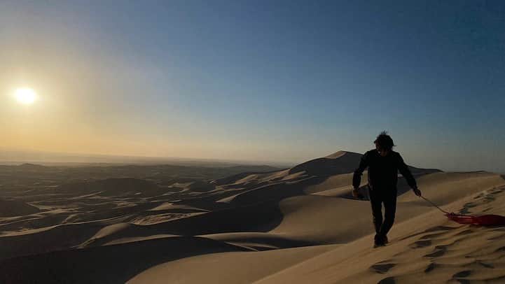 ユ・ジュンサンさんのインスタグラム写真 - (ユ・ジュンサンInstagram)「사막에 마주서다.  #유준상 #고비사막 #지금은 다시 일어설 시간 #yujunsang」10月12日 10時52分 - yujunsang1128
