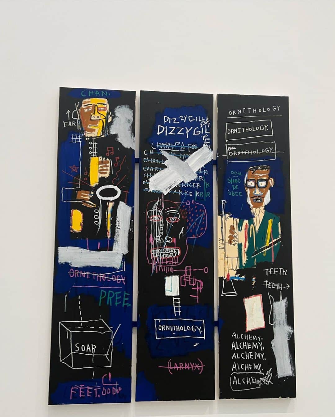 ラズドゥミナヴィオレッタさんのインスタグラム写真 - (ラズドゥミナヴィオレッタInstagram)「makes my heart ache every time I see him   The king #basquiat  #jeanmichelbasquiat  @thebroadmuseum」10月12日 11時00分 - violapolt