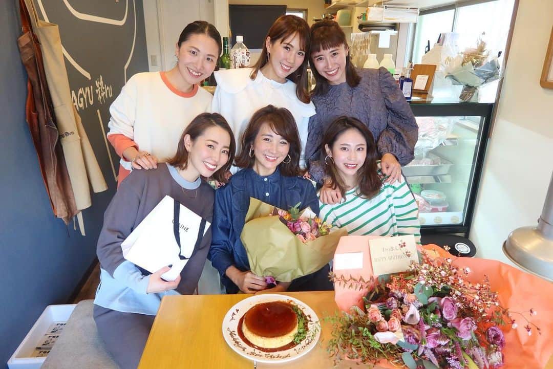 Mai Wakimizuのインスタグラム：「team LINKABLEの皆にlunchでお祝いしてもらいました♡プレゼント選びやお花のお手配など、私が知らない間に色々動いてくれてるエピソードを聞くのが毎年楽しみの一つ♡(プレゼント要らないと言っても誰も聞いてくれない。笑)皆普段から本当に忙しくしてるから聞くだけで愛感じる（；＿；）♡改めて最高のメンバーに支えてもらってるなとしみじみでした♡そしてデザートプレートに @meetmaster0222 お手製プリンが♡最高に幸せすぎる36歳幕開けでした＼(^o^)／ #happybirthday#linkable」