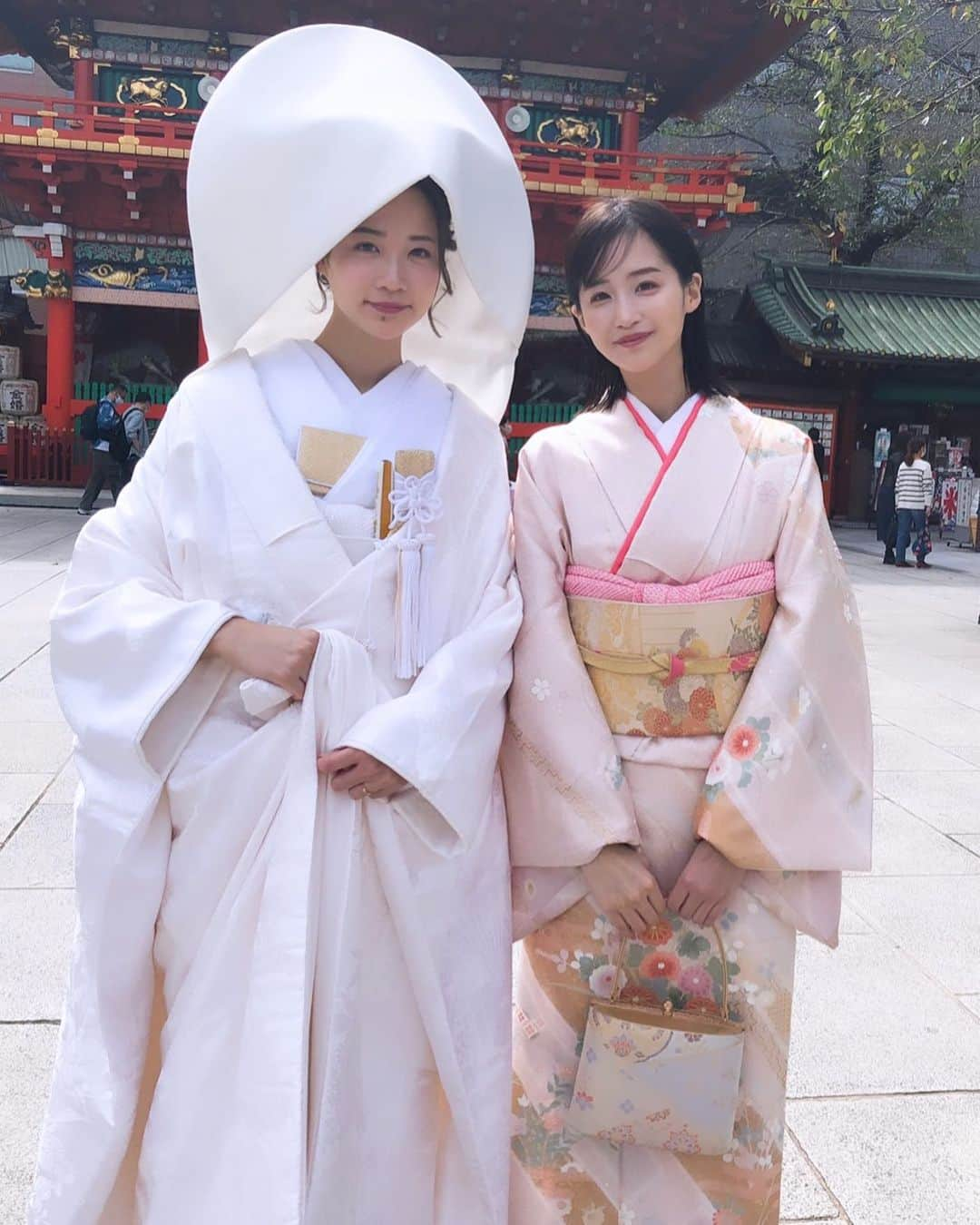 休井美郷さんのインスタグラム写真 - (休井美郷Instagram)「おめでとう🕊🤍 世界で一番綺麗でした♡  #姉妹  #休井家」10月12日 19時24分 - kyuui_misato