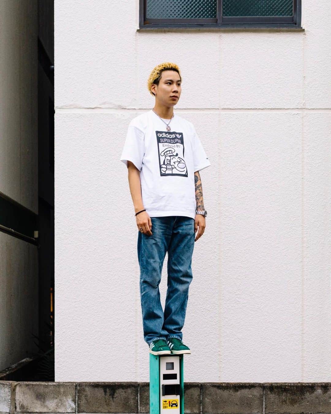 WILYWNKAのインスタグラム：「いや、どこ乗っとんねーん☆ @cookdissizit  @adidasoriginals  @atmos_japan  @jesse_mcfaddin_original  @ysz.photo」