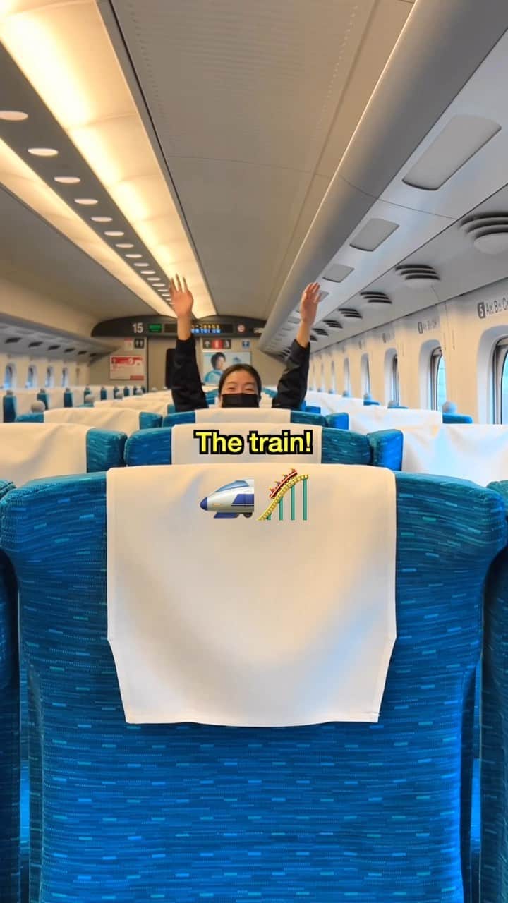 マイア・シブタニのインスタグラム：「Love the Shinkansen! 🚅😅🥳   #tokyo #japan #shinkansen #東京 #しんかんせん #🚅」