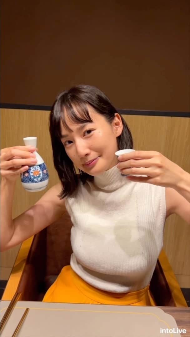 高嶋香帆のインスタグラム：「レストランご紹介案件です💁‍♀️  銀座駅徒歩5分の場所にある、 「世界で最もリーズナブルなミシュランガイド二つ星」と言われている、 香港料理レストラン【CANTON8/喜粤8号】へ行って来ました🥰  中国上海で人気のレストラン。 香港人の料理長＆点心師＆焼師による本格的な香港料理を楽しめます！🥰  最後のデザートにメロンパンの中にクリームが入ったものを頂いのだけど、 「これ作るのに2ヶ月かかって、やっと昨日納得いくものが出来たんだ！」と出してくれました。キュン🫰←  お食事が美味しいのはもちろん、店員の皆様が親しみやすく温かい雰囲気のお店です。  コースも色々とあるので、リーズナブルに本格香港料理を楽しみたい方は是非✨  #PR @canton8_ginza #ミシュラン #香港料理 #広東料理 #中華料理 #Canton8銀座 #銀座点心料理 #トリドリベース #銀座中華」