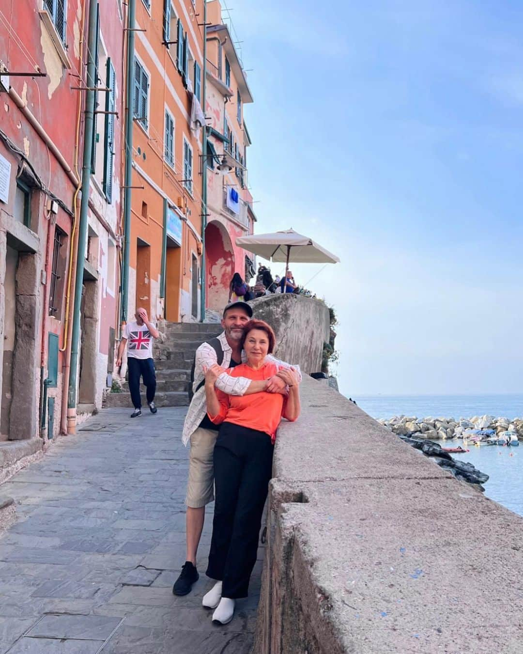 リュボーフィ・エフィメンコさんのインスタグラム写真 - (リュボーフィ・エフィメンコInstagram)「🏘 . . . . #italy#travelitaly#cinqueterre#riomaggiore#travel#tourist#cruiseship#europe#europetravel#italytravel#laspezia#world#royalcaribbean#lifestyle#travelphotography#family#familytime#familytravel#adventure」10月12日 21時45分 - liubaefimenko