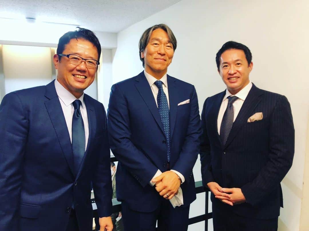 のインスタグラム：「レジェンドのお二人と解説させて頂きました。  幸せ。。。  #swallows #松井秀喜 #古田敦也」