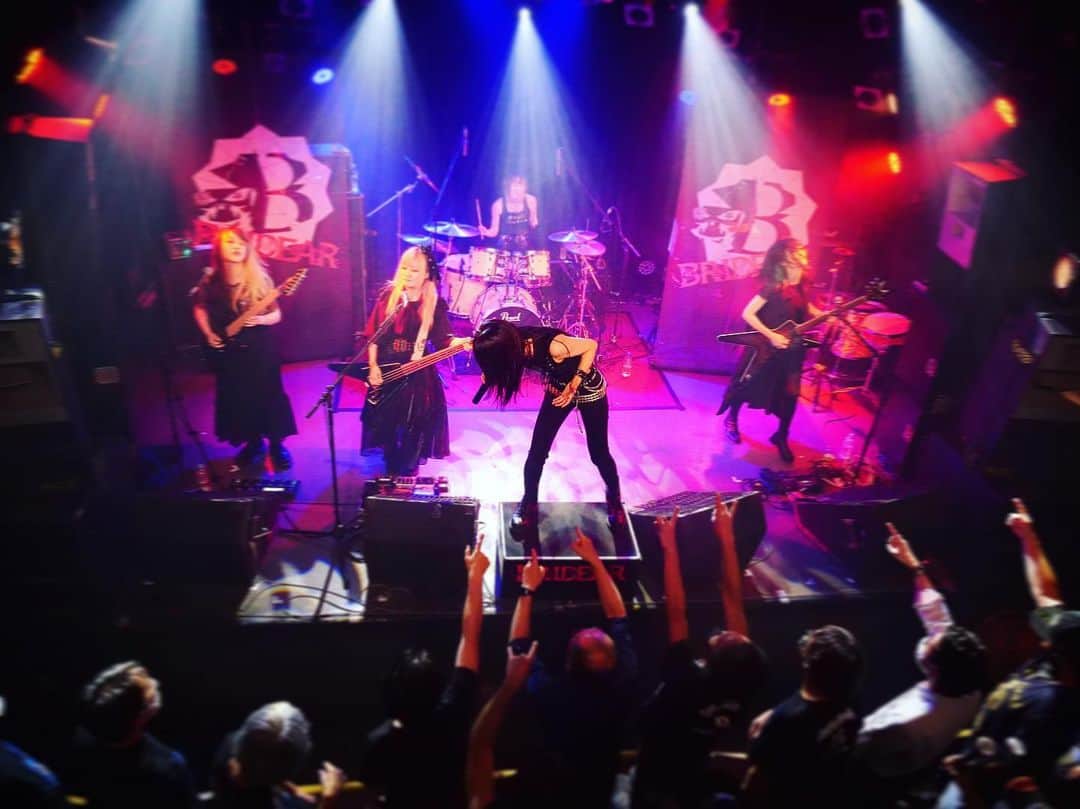 BRIDEARのインスタグラム：「live photo @shinjuku marz  Next  Live⇒10/15(Sat),10/16(Sun) Osaka  #BRIDEAR #band #girlsband  #heavymetal #hardrock #metal #music #musician #vocal #guitar #bass  #drum  #Deanguitars #ESP #orangeamps  #tokyo #shinjuku #japanesegirl  #japan  #livephotography  #live #photography  #音楽  #ガールズバンド」