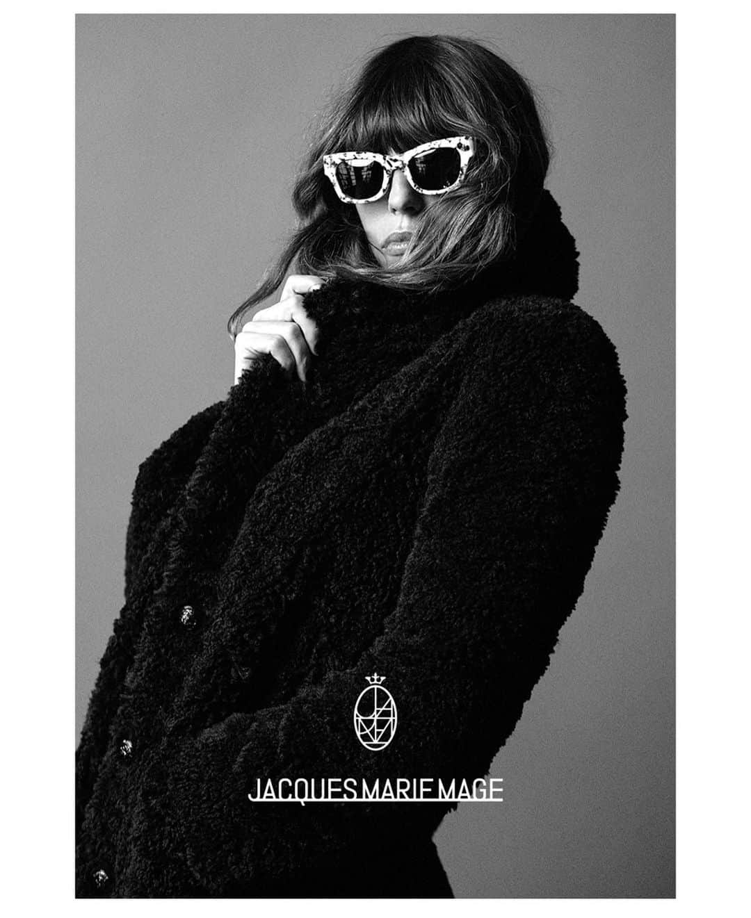 のインスタグラム：「Such a treat to collaborate with @jacquesmariemage ♠️ To draw my ideal shades, give them my song names and create the case and cloth ♥️:  ALL THESE NIGHTS ( white marble, granite and amber) BURN ( Silver and Gold, Gold and Silver) ICU ( Silver and Gold, Gold and Silver) Thank you Jerome, the JMM team, my team @zzoimage @murielmbiarritz  📷 Greg Kadel ans @zelie.noreda」