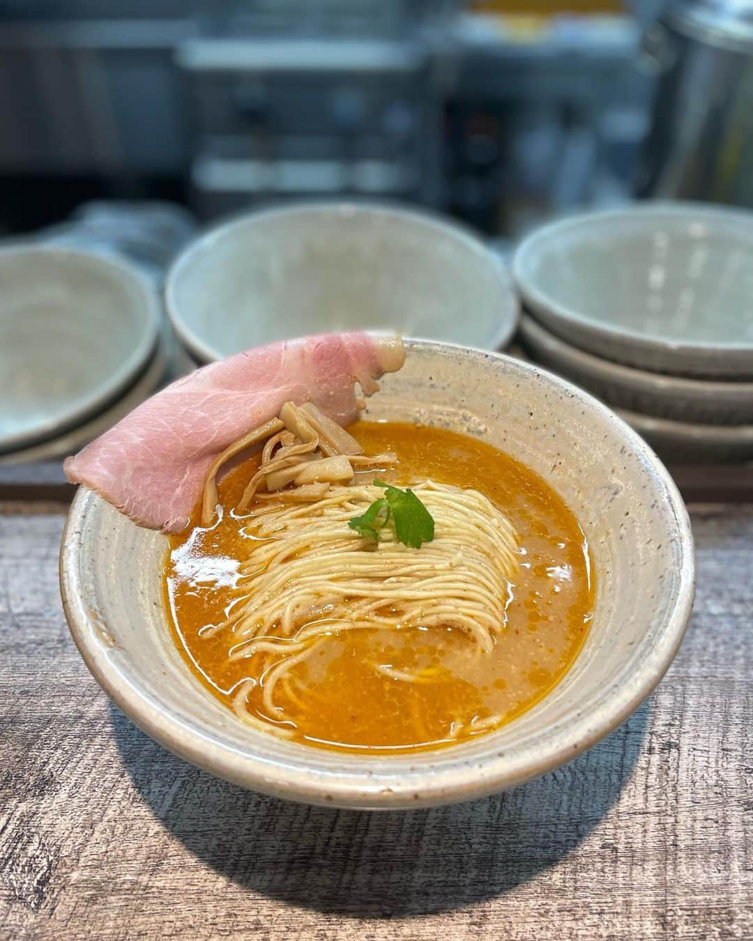 無化調ラーメン「ゆきふじ」のインスタグラム：「『辛味噌ラーメンやってます』  が、そろそろ終わりにしようかと… 限定3食くらいです。  写真はイメージです。 麺は味噌用の中太麺。 麺180g （塩ラーメンは150g）」