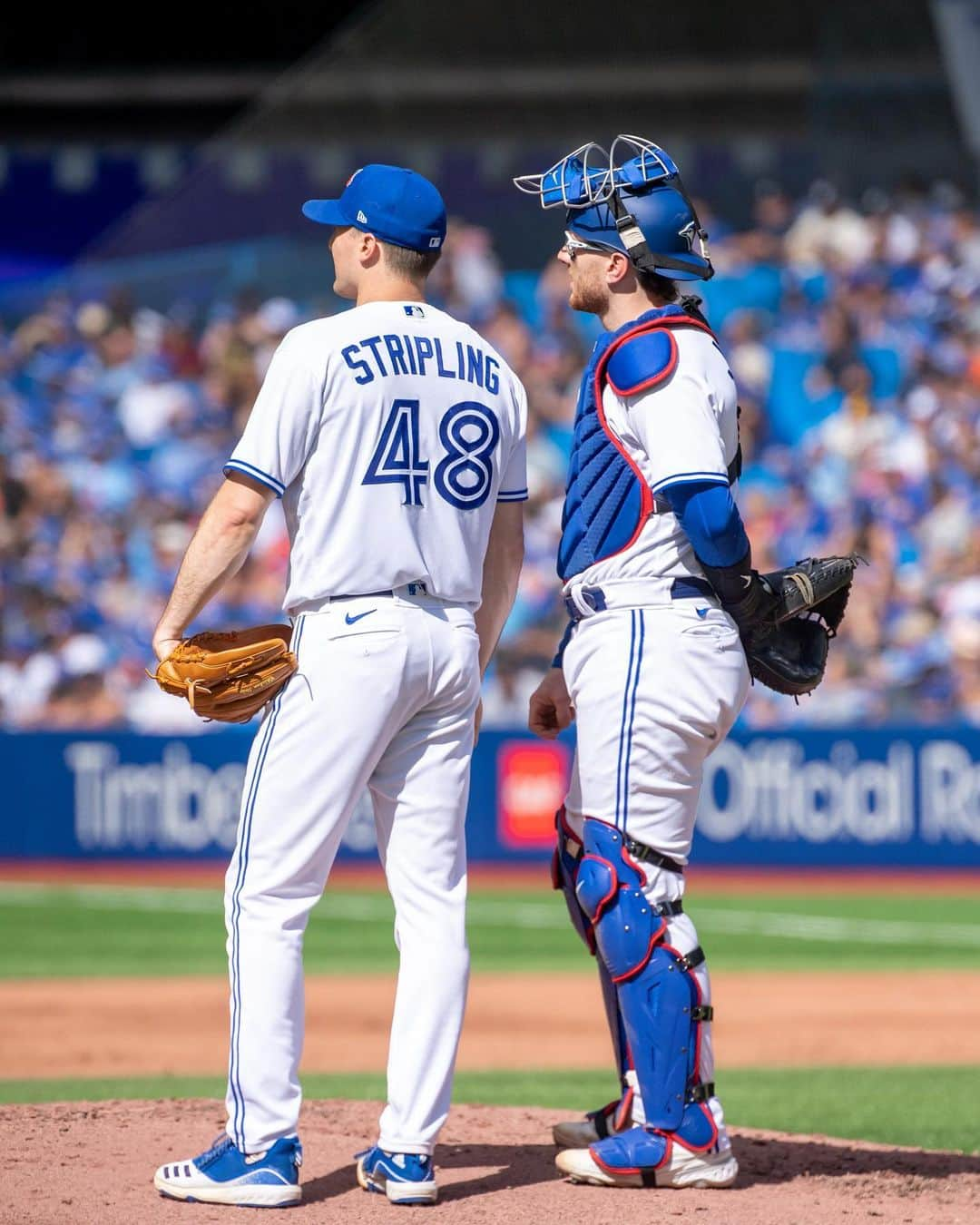 ロス・ストリップリングのインスタグラム：「Jano: what are you thinking first pitch right here? Me: i’m thinking you give me McCaffrey for Breece Hall and Godwin.  Jano: interesting, let me ponder and we’ll reconvene in the dugout  Me: sweet, let’s throw a fastball away   *not how actual pitching visits go」