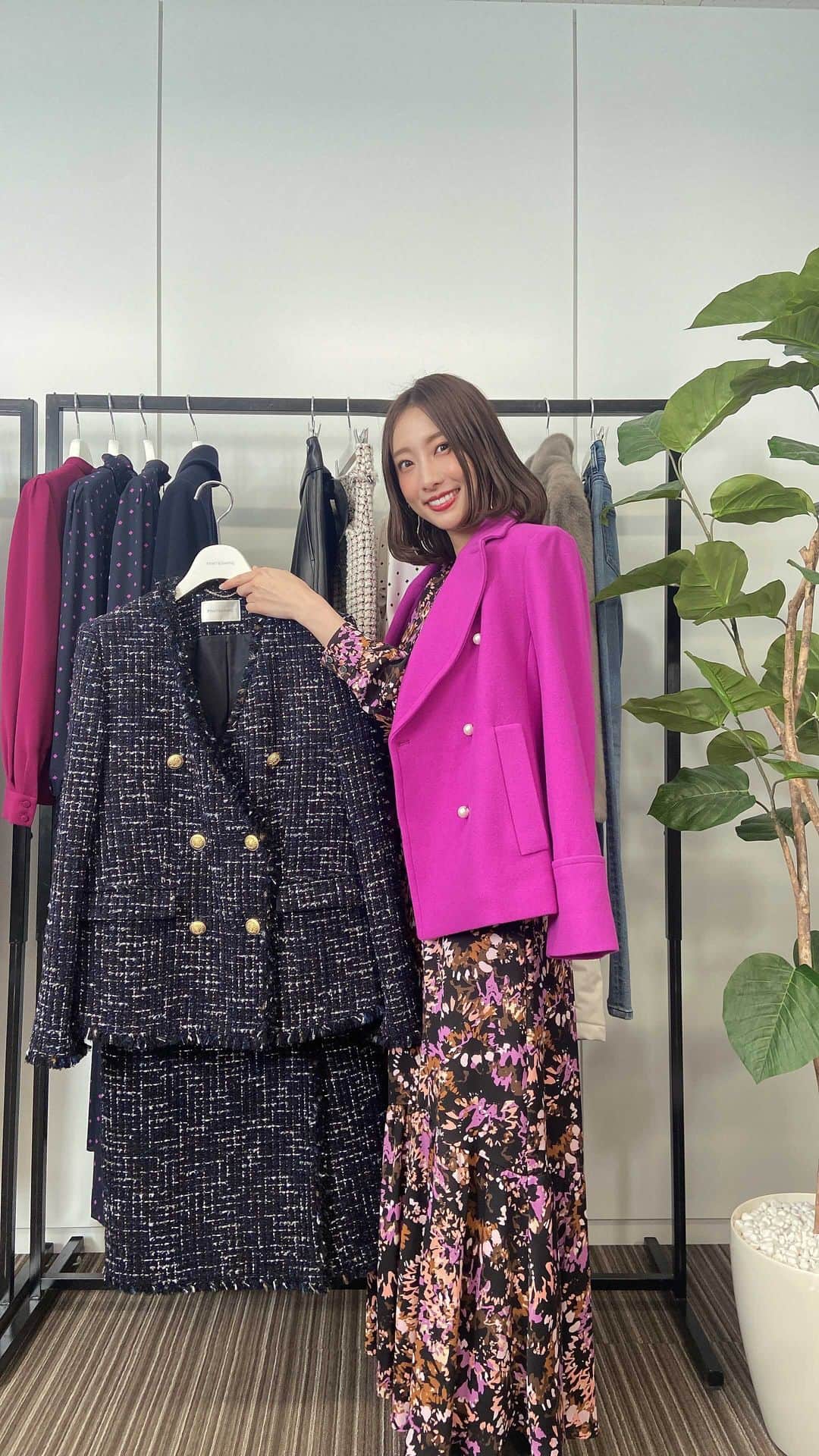 冨張愛のインスタグラム：「ドラマティックな秋coordinate🎨 @pinkyanddianne_official  素敵なお洋服を沢山ご紹介いたしました☺️💐」