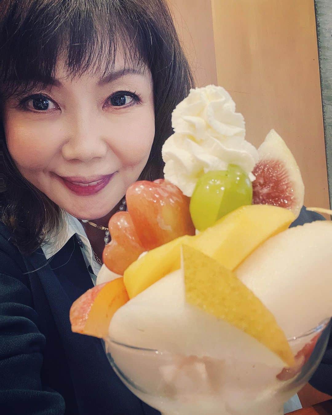小川菜摘のインスタグラム：「浅草行ったらここ😍#フルーツパーラーゴトウ#大好きなお店」