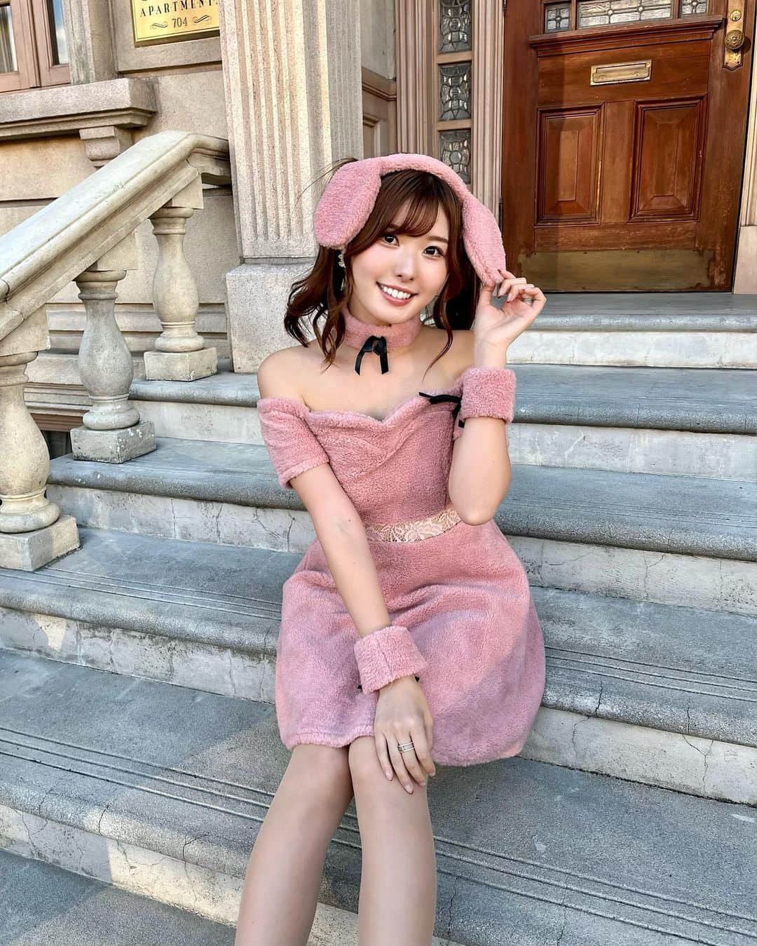 のインスタグラム：「🐩🎀💗  プードル🐩コスプレ🤍 マイメロやと思われてた🫢 モコモコ可愛い〜🫧  @dress_tika   #コスプレ#ハロウィンコスプレ#キャバドレスはtika#コスプレはtika#ホラーナイト#ユニバ#USJ#ユニバーサルスタジオジャパン#halloween#cosplay#🐩#instagood」