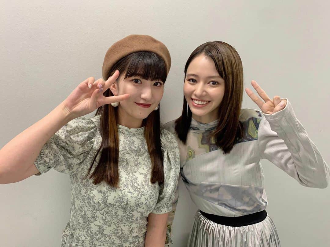 羽賀朱音さんのインスタグラム写真 - (羽賀朱音Instagram)「💐 ⁡ ⁡ ⁡ 山本舞香さん、 お誕生日おめでとうございます！！！ ⁡ ⁡ 本当に、ずーーーーっと大好きなので………… ⁡ ｢秘密のケンミンSHOW 極｣で 共演することが出来て、 本当に嬉しすぎました😭🫶🏻 ⁡ ⁡ 一緒に撮っていただいたお写真、宝物です。♡ ⁡ ⁡ ⁡ 10月20日(木)20時から放送の #ケンミンショー ぜひ、ご覧ください🍐 ⁡ (ここでは話しきれないので、 ブログにたっくさん綴りました、 そちらもぜひご覧ください！笑) ⁡ ⁡ ⁡ #helloproject #morningmusume22 #モーニング娘22 #羽賀朱音 #長野県民 #山本舞香 さん #鳥取県民 #2時間スペシャルです！」10月13日 22時24分 - akane__haga.official