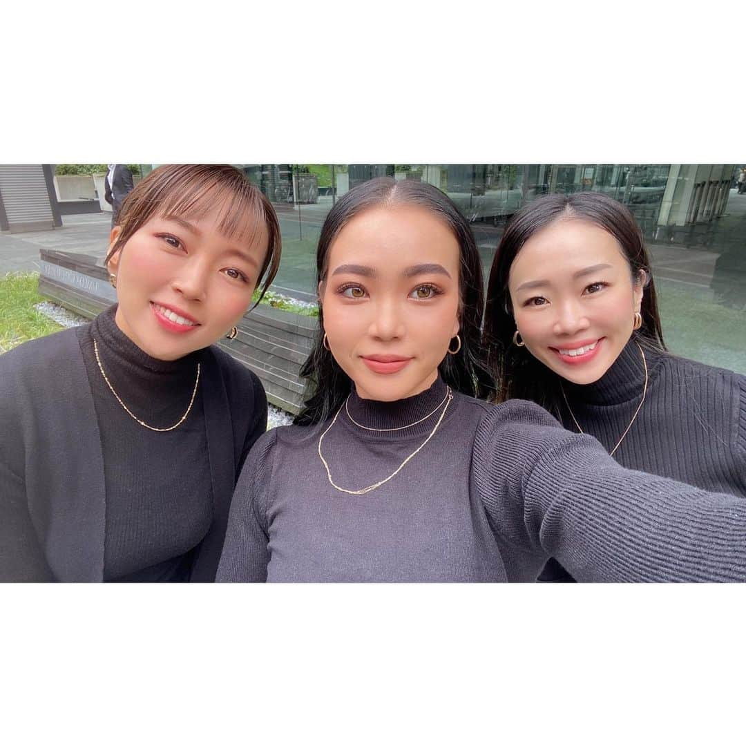 中津悠希さんのインスタグラム写真 - (中津悠希Instagram)「3姉妹でLunch🍽💕 人気だと教えてもらったガレット&クレープ屋さんへ。 黒タートル×黒レザーパンツでおそろコーデ。やっぱり姉妹はいいね🥰楽しかった🥰 #lunch #gallette #crepe #おそろコーデ #仲良し #3姉妹 #宝物」10月13日 14時54分 - yukinakatsu