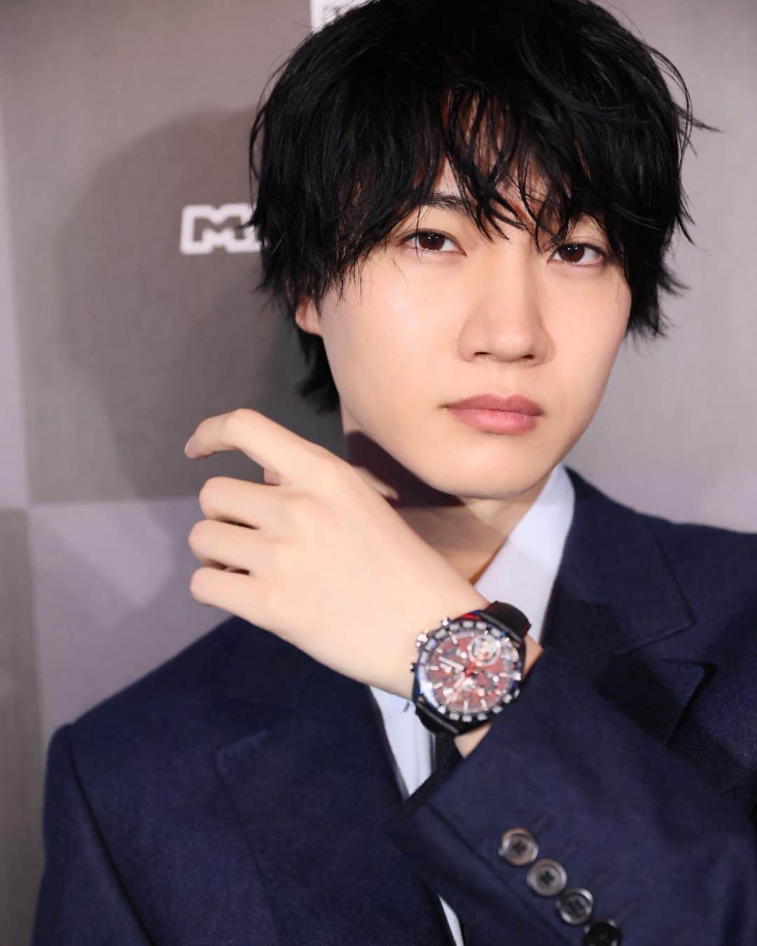 のインスタグラム：「TAG Heuer  TAG Heuerとマリオカートのコラボレーション！ 僕は今回のコラボを知らずに、TAG Heuerの新作楽しみだな〜と会場に向かっていたのですが、着いてすぐにマリオカートの文字を発見して、入り口から会場まで少し走ったくらいにはテンションが上がりました🫶笑(もちろん周りにご迷惑をかけないレベルで)  新作のウォッチもとても素敵で、時計の中をマリオが走ってました🏁 またもや思わぬコラボレーションが刺激的な時間でした✨  @tagheuer #TAGHeuer #TAGHeuerFormula1」