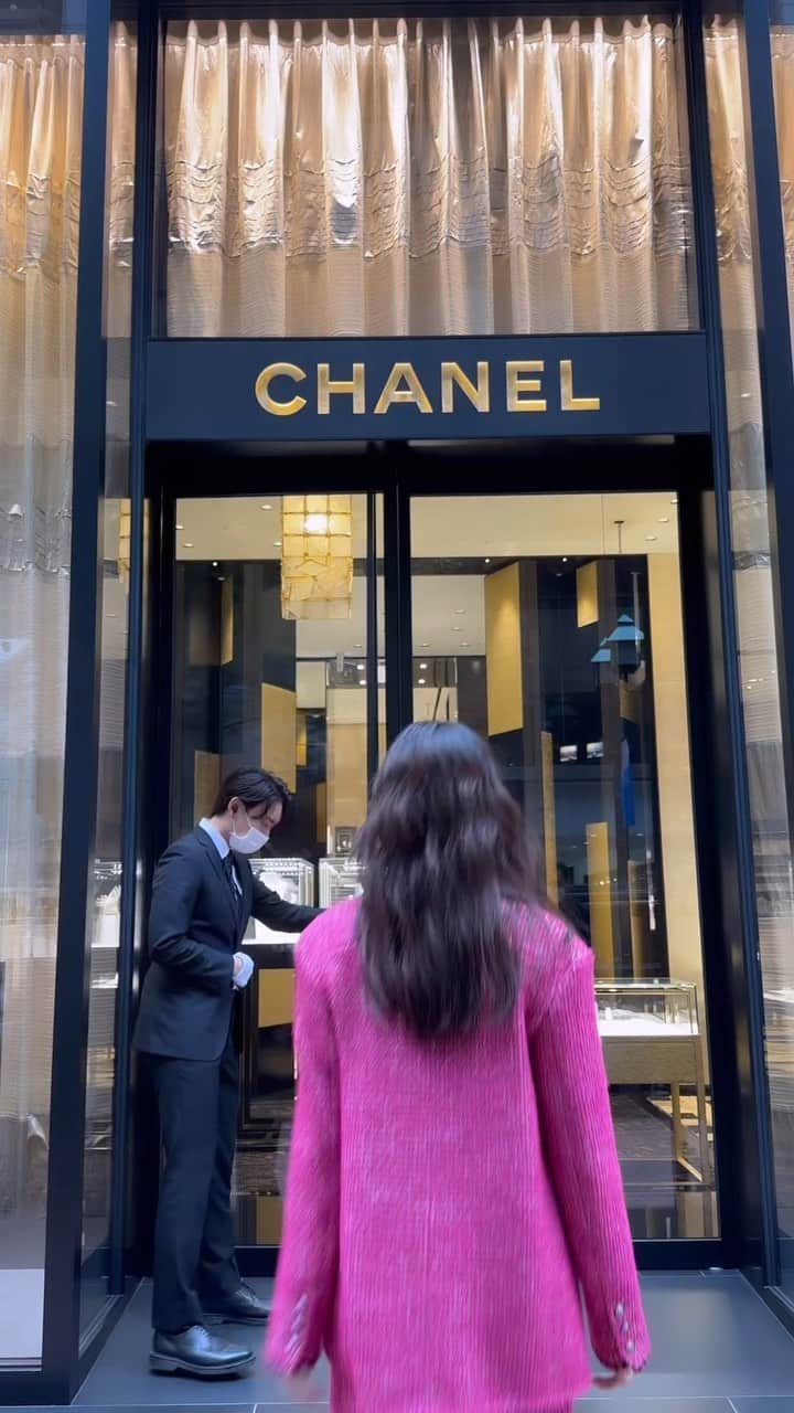大政絢のインスタグラム：「10/14open💖  #CHANELFineJewelry #CHANELWatches #chanelginzanamiki」