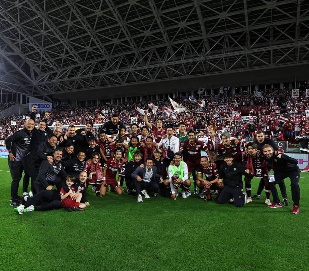 初瀬亮さんのインスタグラム写真 - (初瀬亮Instagram)「VISSEL family🔥🔥💪  #visselkobe」10月13日 18時31分 - hatsuseryo