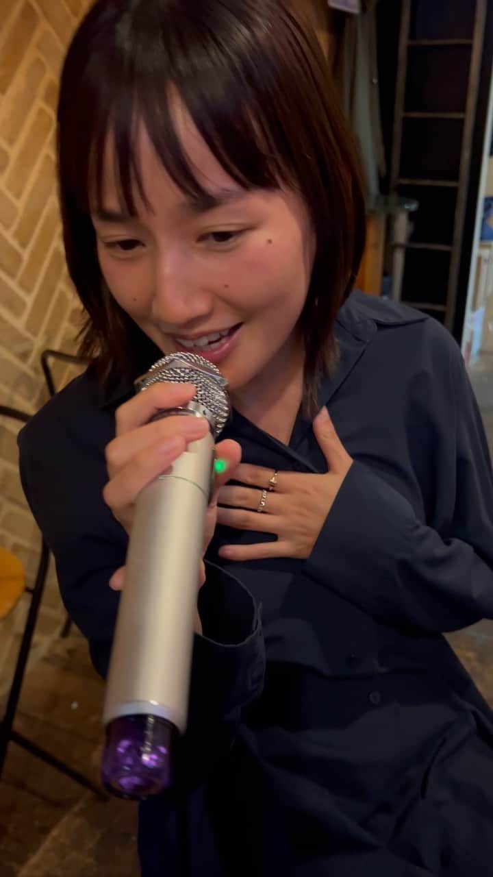 高嶋香帆のインスタグラム：「歌ファンの皆様お待たせしました💁‍♀️ラッソンフォーユー  この程度で上手くなったねと言ってくれる優しい友達が私にはおります。  気分上がらない時や、落ち込んだ時に良いみたいなので、よろしければ💁‍♀️」