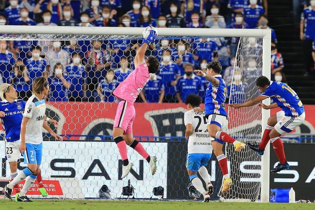 三浦龍輝のインスタグラム：「. 残り3戦、チームのために持っている力を出し尽くす  笑って終われるよう頑張ります。  応援ありがとうございました！  #ジュビロ磐田  #三浦龍輝」