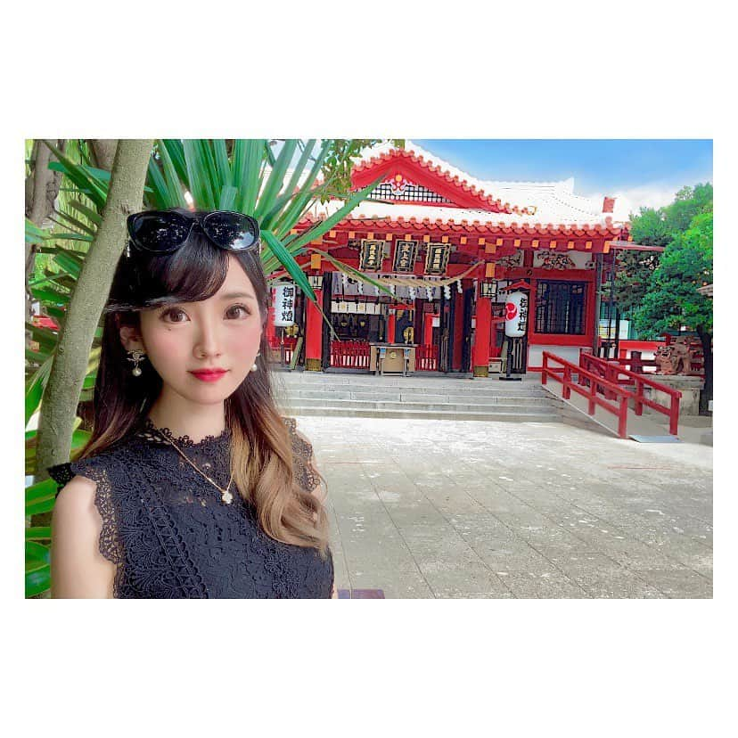 有馬奈那のインスタグラム：「波上宮⛩✨ . 晴れ女パワー発揮しすぎて着いた途端日差しが凄かった☀️ . . #モデル #model #薬学部 #pharmacystudent #グラビアアイドル #tb #過去pic #旅行 #trip #travel #沖縄 #okinawa #那覇 #naha #沖縄旅行 #okinawatrip  #japanesegirl #タビジョ #波上宮 #naminoueshrine #沖縄パワースポット #旅スタグラム #旅好き女子 #여행스타그램 #좋아요 #我的最愛 #漂亮 #instagood #フォロワー募集中 #有馬奈那」