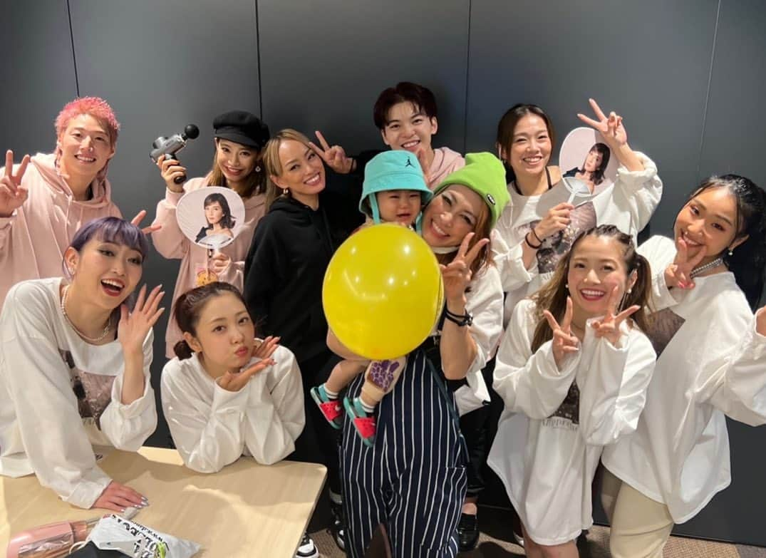 田尻恭香さんのインスタグラム写真 - (田尻恭香Instagram)「UNO MISAKO Live Tour  -All AppreciAte-  オルアプ集大成 アリーナ公演2days UNOdancersとして 実彩子さんのサポートさせてもらえて 改めて、本当に幸せでした。♡  みんなで完走出来た喜びと オルアプが終わってしまった寂しさ まだまだ余韻から抜け出せそうにないです🍭  実彩子さんをはじめとする teamUNOがとってもとってもとっても 大好きでたまらないです。 温かい応援も💌💐 関わってくださった皆様に感謝いたします。  最高のオルアプの幸せな思い出を心に もっともっと頑張ります🫰🏼❤️‍🔥 本当に、有難うございました！！  #Repost @misako_uno_aaa san ・・・ All AppreciAte プロジェクト完走！！  会いに来てくれたみんな、 全国からからエールを送ってくれたみんな、 UNOダンサーズ、 UNOキッズ、 UNOバンドメンバー、 UNO LIVEスタッフ、 UNO Musicスタッフ、 UNO マネジャー、 Team UNOのひとりひとりを感じるほど 私をいつも奮い立たせてくれた。  チームの存在が私に強い愛と勇気をくれたよ。  全力を合わせてくれたこと 心からありがとう。  次会えるまでに座長としてもアーティストとしても、必ず成長して戻ります。  もう会いたくてリハしたいとか 誰より余韻が酷いけど 再会の未来を楽しみにまた進むよ。  どうか、チームのみんなが心も体も元気で 笑顔多い日々でありますように。  Love. #オルアプ  #AllAppreciAte #teamUNO #UNOdancers」10月13日 20時16分 - kyoka828