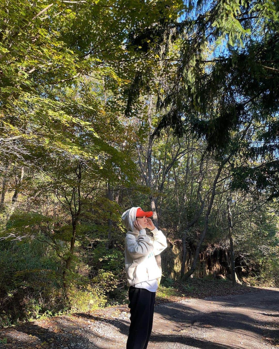 ウォン・ジナのインスタグラム：「🏕⛰🚶🏻‍♀️」