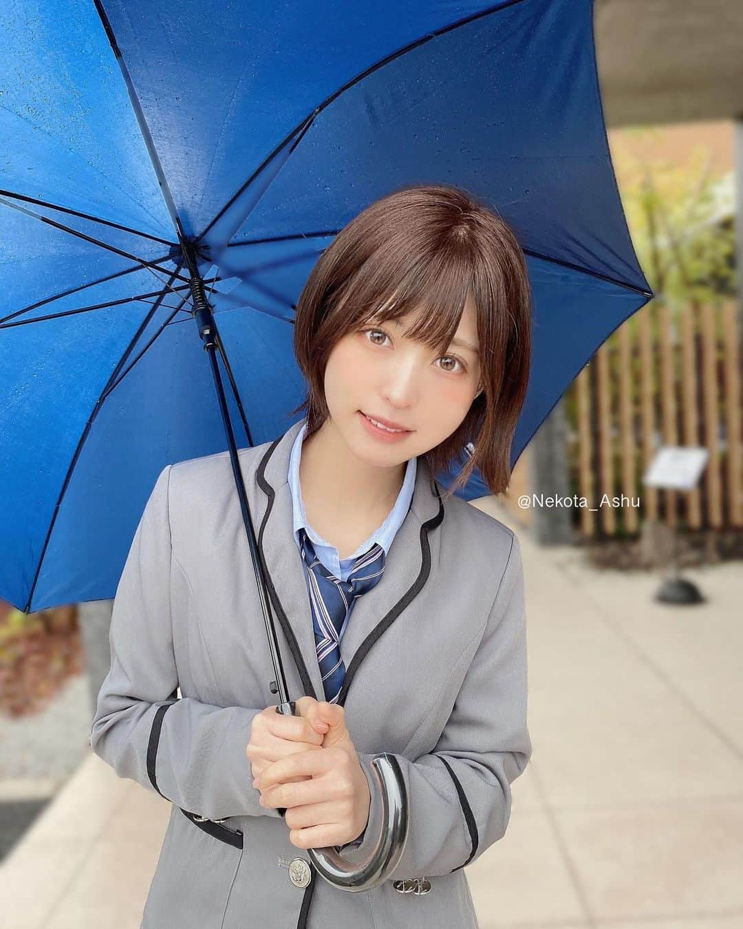 猫田あしゅさんのインスタグラム写真 - (猫田あしゅInstagram)「雨だね〜？ . #JK #cosplay #jkcosplay #cosplayer #cosplaygirl #student #school #学校 #学生 #コスプレ #コスプレイヤー #コスプレイヤーさんと繋がりたい #コスプレイヤー自画撮り部 #selfie #角色扮演#ブレザー  #ショートヘア  #ショートボブ  #ショートカット  #ショート女子  #shorthair #shorthairstyle  #shortbob #selfiegram #ショートスタイル #角色扮演者 #秋服 #秋 #autumn #model」10月14日 7時50分 - nekota_ashu