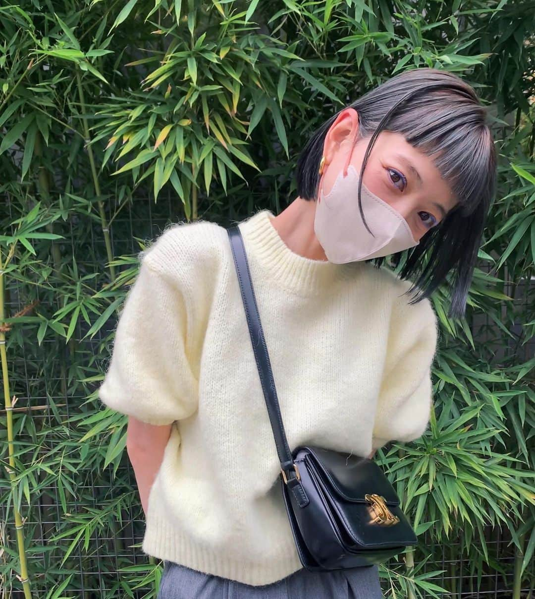 あまのまりのインスタグラム：「@rio___hair thx🫶💕みどり🌳🌳🌳 @uneven_jp の青マスカラ発色がさいこう🔹☺️ つぎこそがんばって肩まで伸ばそう。。。笑」