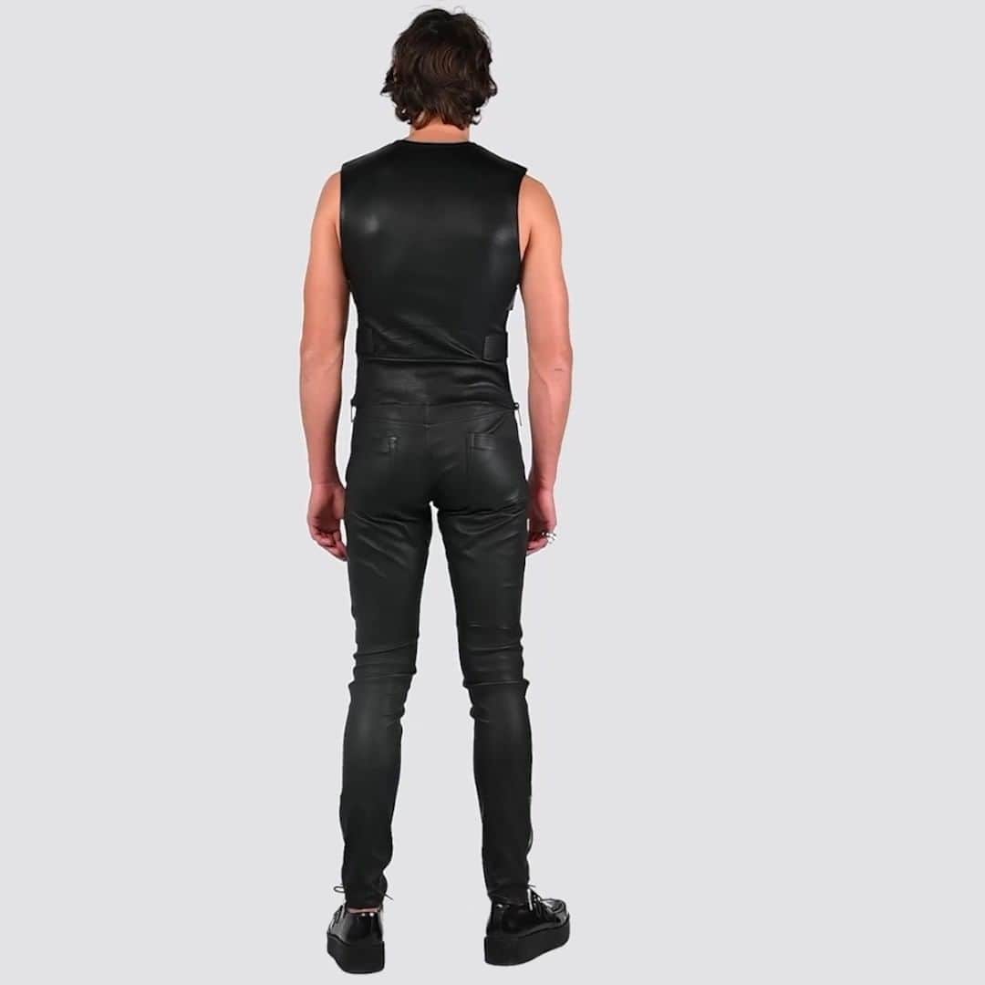 ジトロワのインスタグラム：「THE JITROIS. MAN. Discover the Jitrois Men’s luxury leather clothing collection available on jitrois.com」