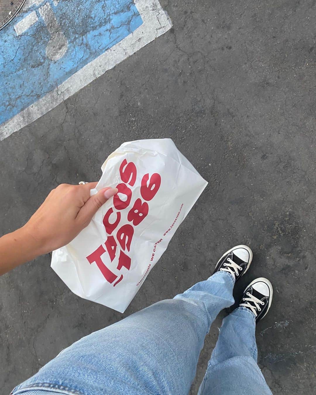 ブレッヒェ・ハイネンのインスタグラム：「🌮🤳🏼🥖🐭 👻」
