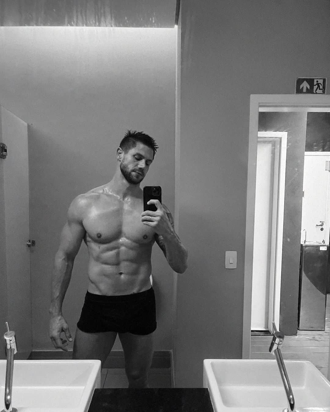 Jonas Sulzbachのインスタグラム：「09/10 😅🔥」