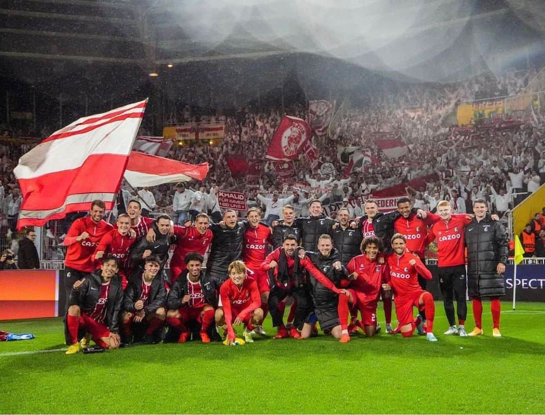 のインスタグラム：「This TEAM😍❤️ #scf」