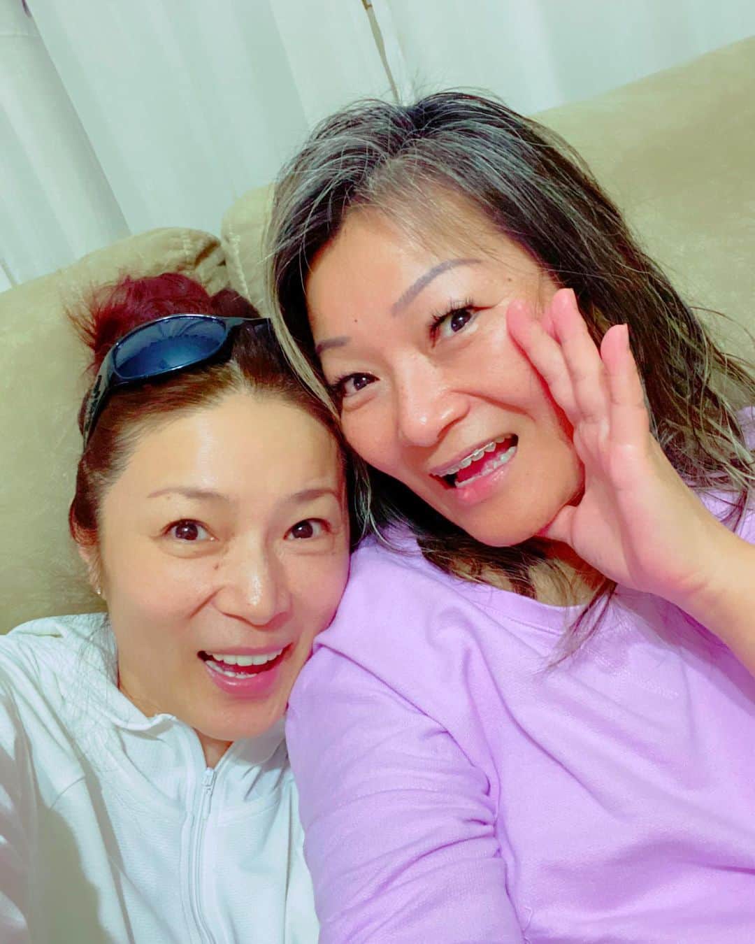 マルシアさんのインスタグラム写真 - (マルシアInstagram)「おはよう日本🇯🇵ボンジア こんばんはブラジル🇧🇷ボアノイチ  今日紹介致します😊  母の介護を一緒に協力している可愛い妹❤️るりです  姉妹の力で介護ファイト❣️  介護はトライ&エラー エラー&トライ そうやって学ぶのだ。 今日も感謝 #マルシア」10月14日 8時40分 - marciaknishiye
