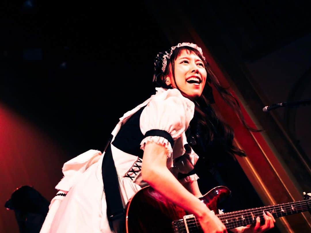遠乃歌波のインスタグラム：「Thank you for coming yesterday!!  I had good time together. We'll be come back Seattle✨  #neptunetheatre #bandmaid #PRS #prsguitars #japaneserock」
