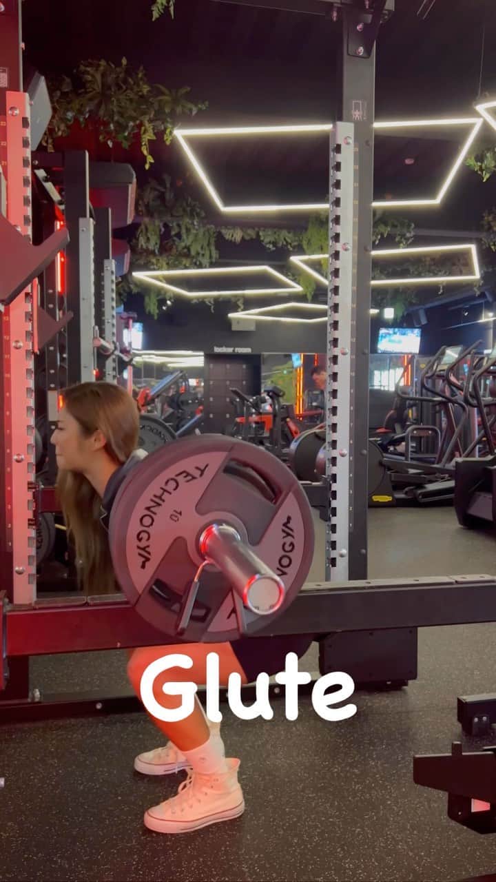 田上舞子のインスタグラム：「🏋🏾‍♀️Glute workout🏋🏾‍♀️ you should do split squats if you want to have a cute booty🌰 lately I have enjoyed doing squats😍 最近スクワットが楽しい😍🙌🏾🙌🏾 ブルガリアンスクワットは私のお尻トレの必須種目です❤️ 🎽 @vqfit @vqfitwomen  🍙 @kentai_official」