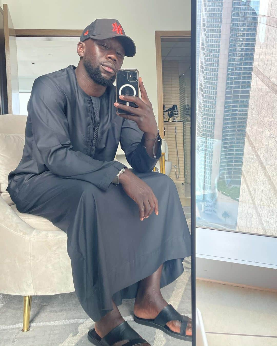 バカリ・サニャのインスタグラム：「Friday ✨ my favourite day. Be grateful and thankful 🤲🏾 #jumua #friday #dubai #dubailife #grateful #thankful」