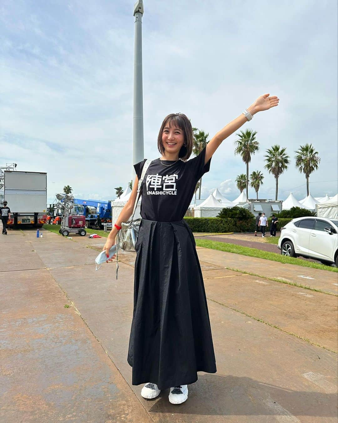 近藤夏子さんのインスタグラム写真 - (近藤夏子Instagram)「.   ひんやり寒くて、カイロ始めました🥺笑 　 　 さてさて 明日 朝06:00〜 TBSラジオ「木梨の会」  朝から一緒にたくさん笑いましょ〜😆🧡 　 　 陣営Tシャツ😘  　 朝！聞いてくださいー！！ 　  そのあと 17:00〜　「要潤のMagic Hour」 この話発語の投稿で🤍  24:30〜S☆1   今週もスポーツをたっぷり！ ドラフトも近くなってきました！！  　 聴いて！見て！ください❣️  　 #木梨の会 #要潤のmagichour #S1  #TBSラジオ #TBSスポーツ」10月14日 17時42分 - kondokako0804