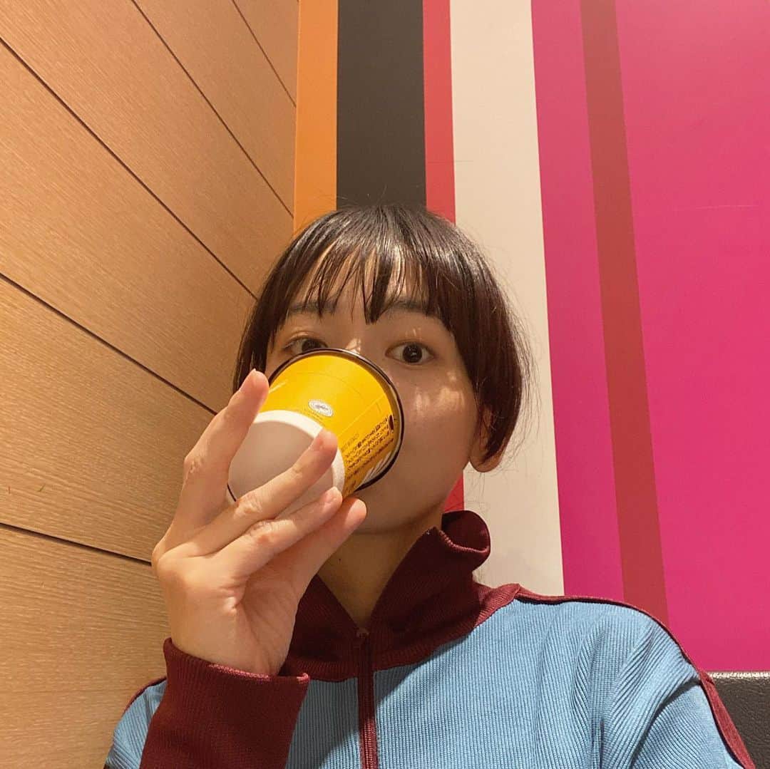 三戸なつめのインスタグラム：「早めに池袋に着いたのですっごい久しぶりに朝マックした〜🙌🍟ひっひー #タクフェス #ぴえろ 東京公演も残り3公演！ 残りも心こめこめでお送りまします☺️ ..... ..... #手イキリすぎてて草 w #朝マック #ちょっとだけ胃もたれした #年のせいでしょうか  #mito_natsume」