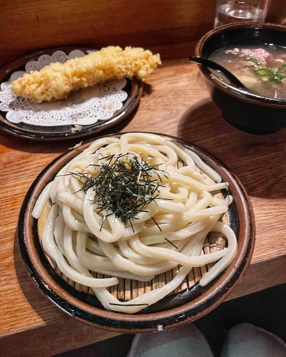 Eat With Steph & Coのインスタグラム：「Craved for some Japanese food and found this authentic Japanese restaurant in Soho 🤩 Loved the Fresh Udon, do you know that it's made every morning from scratch? How amazing!!! 🥰 @koyalondon   📍 Location: Soho 💸 Cost: ££ 🍃 Veg options: Yes! 🍜 Best dishes: Fresh Udon 🍜 🥘 Cuisine: Japanese 🇯🇵 👀 Type: Casual meet up 👯‍♀️」