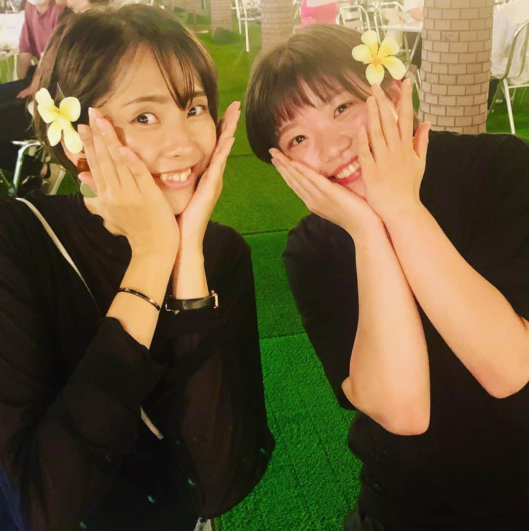 吉岡可奈さんのインスタグラム写真 - (吉岡可奈Instagram)「. 27歳になりました🦊㊗️ . . 22歳、フレッシュに頑張ります🦊💪 と元気に入団してからあっという間に 5年が経ってしまいました🥺 . 今ではチーム最年長😎 若い子達に張り合って まだまだ頑張ります😤✌️ . 7個下のモエちゃんも 仲良くしてくれて幸せ者です🤤🧡 . 27歳も元気に頑張るぞ〜っ💪 . . #27歳 #誕生日 #両親に感謝 #清田萌 #吉岡可奈  #7歳差 #私がランドセル背負い始めた頃 #モエちゃん誕生 #怖い🧡」10月14日 20時44分 - kana_yoshio